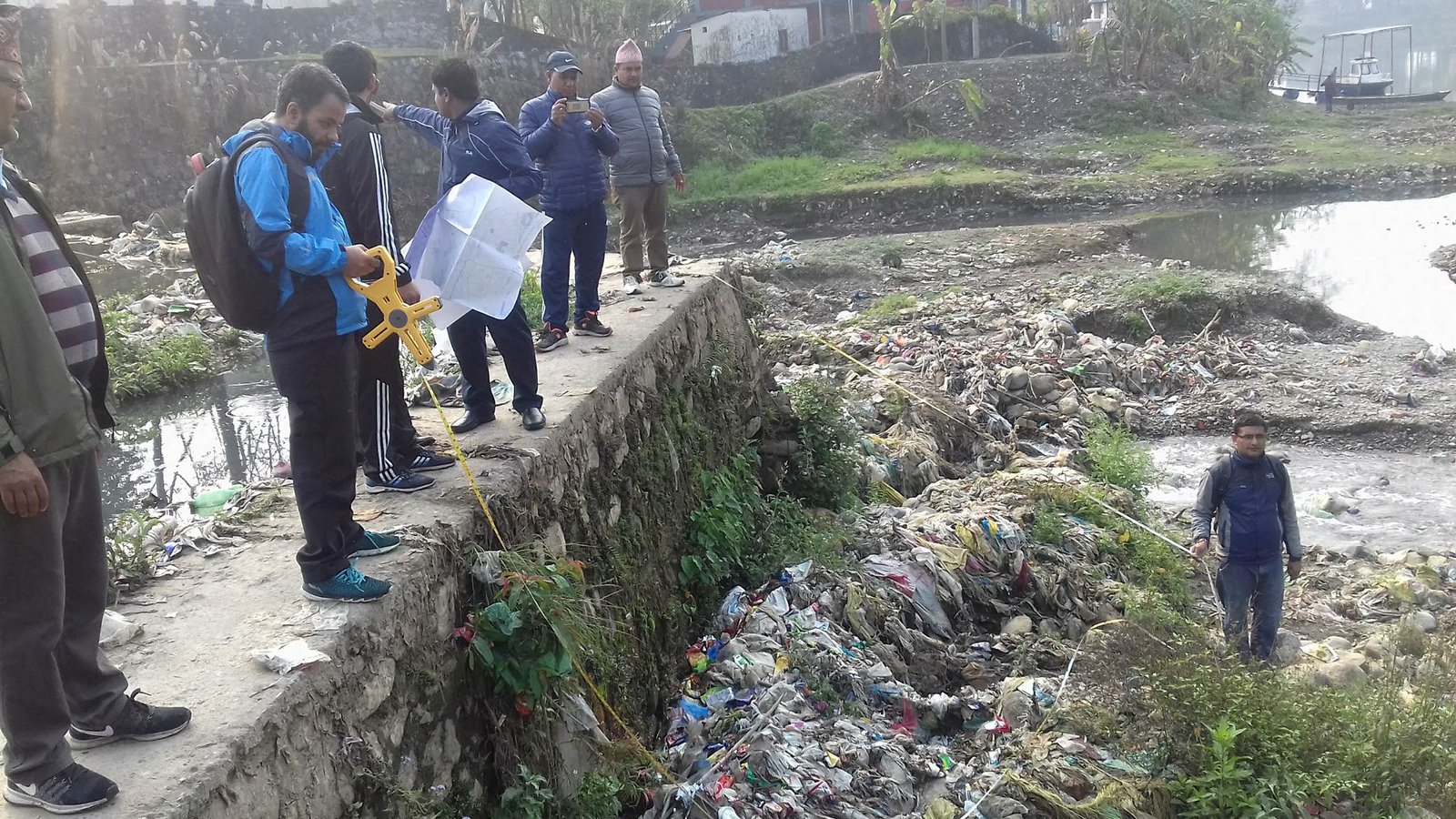 फिर्के खोला संरक्षण भन्दै कहिले फित्ता नापियो, त कहिले डोजर चलाइयो :तर, फिर्केखोलाको दुर्दशा उस्तै