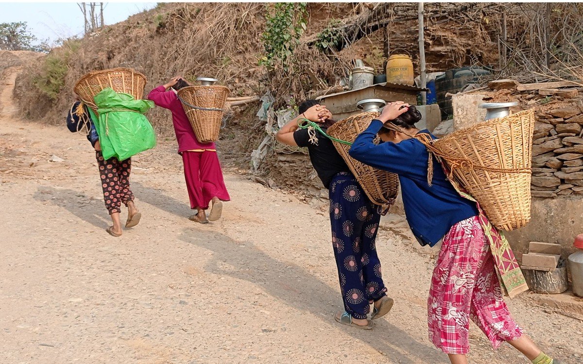 एक गाग्री पानी ल्याउन साढे २ घण्टा