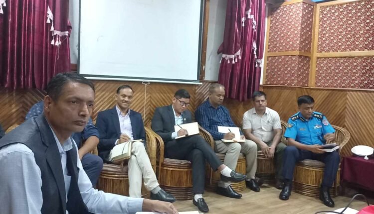 पोखराका ट्याक्सी चालक मिटरमा चल्न तयार