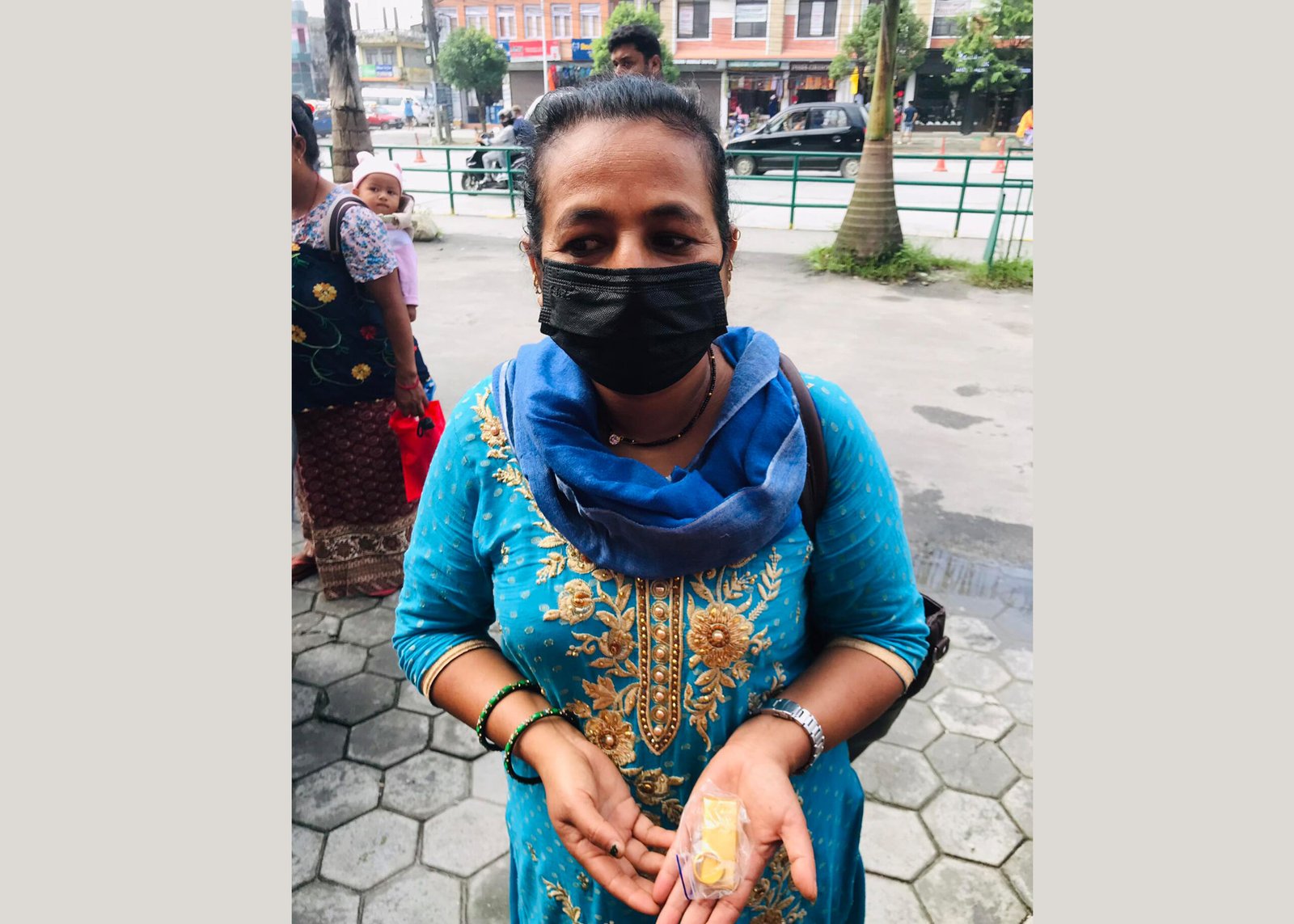 पोखरामा बस चेकजाँचको क्रममा सुन जस्तो धातु देखिएपछि एक महिला पक्राउ