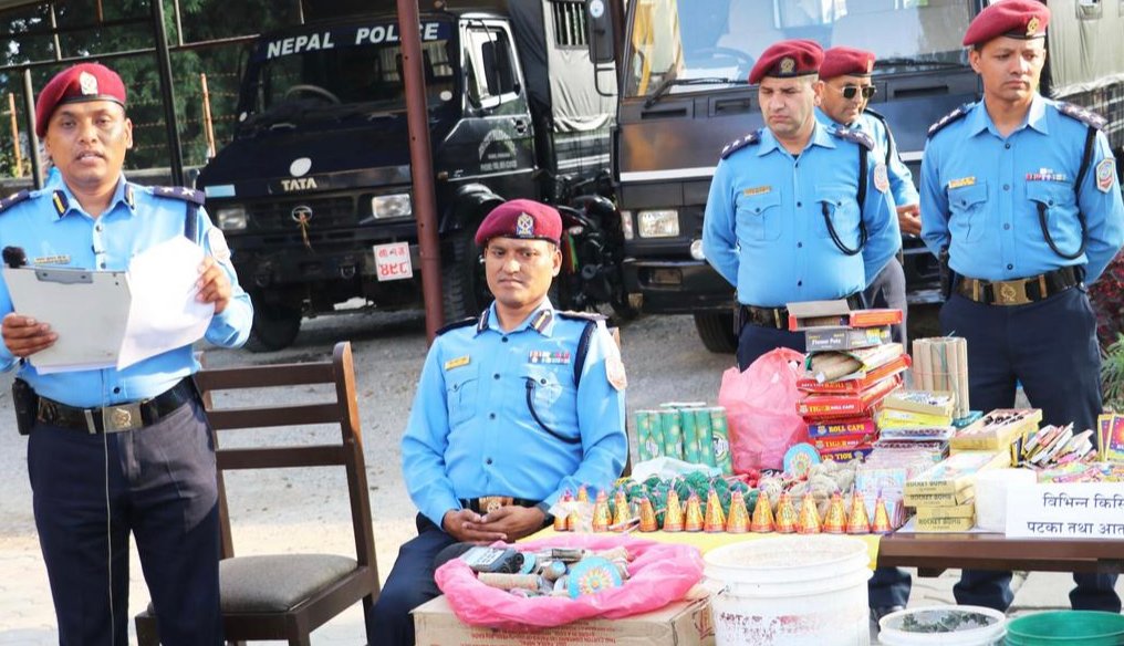 पोखरामा २ लाख बढीको पटका बरामद