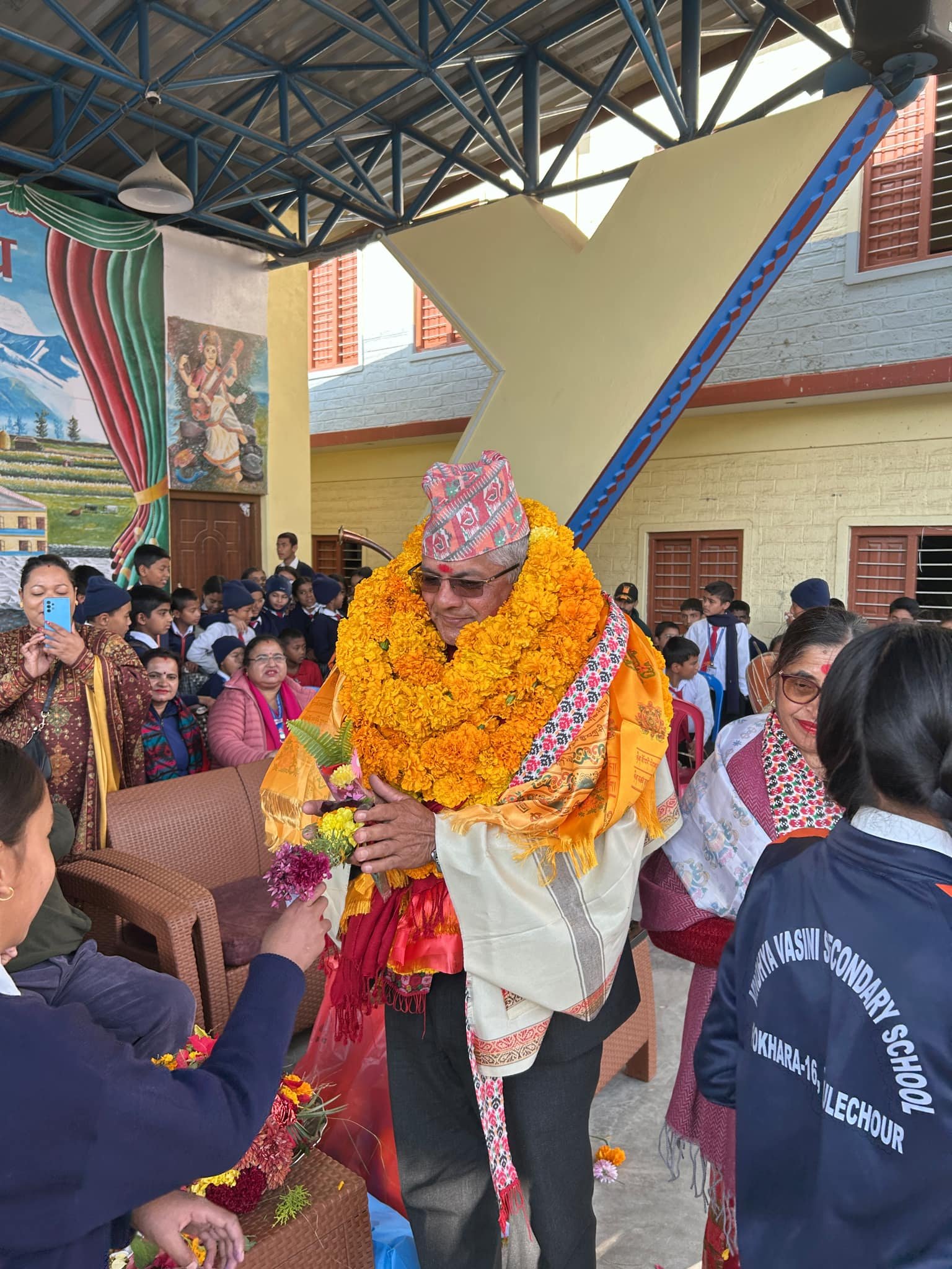 सम्मानका साथ विदा भए विन्ध्यवासिनी मा.वि.का प्र.अ. अधिकारी