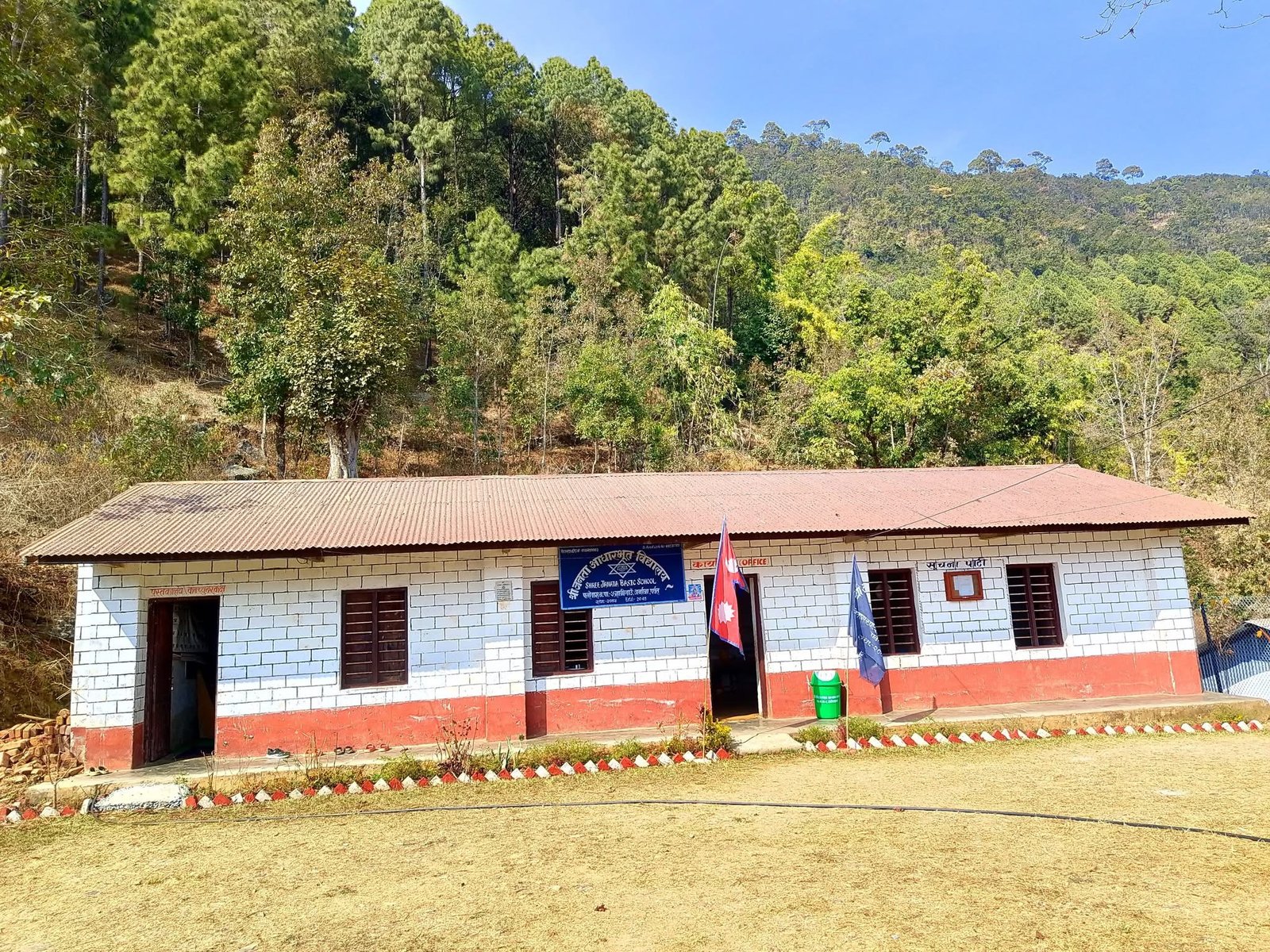 पर्वतका ३१ वटा विद्यालय विद्यार्थीविहीन