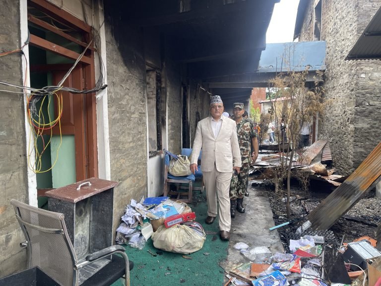 क्वाटरमा आगजनी भएपछि मुख्यमन्त्री पाण्डे प्रमुख सचिवको क्वाटरमा, अर्थमन्त्री सचिवको क्वाटरमा सर्ने तयारी