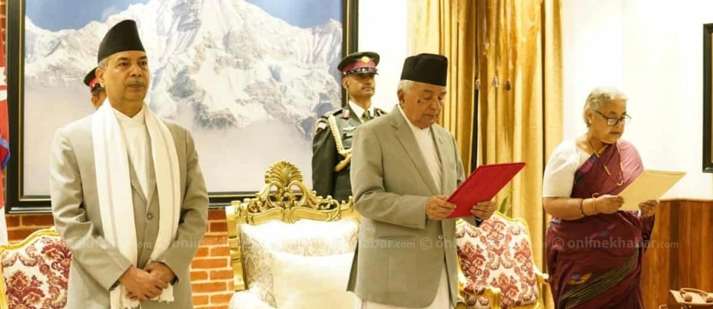प्रधानमन्त्री कार्कीले लिईन शपथ, ६ महिनाभित्र निर्वाचन हुने